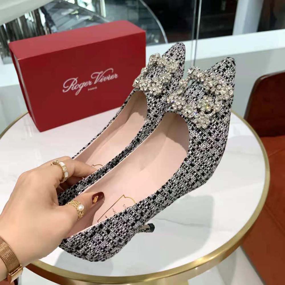 Roger Vivier Women Flower Strass Buckle Pumps in Fabrics - image 4
