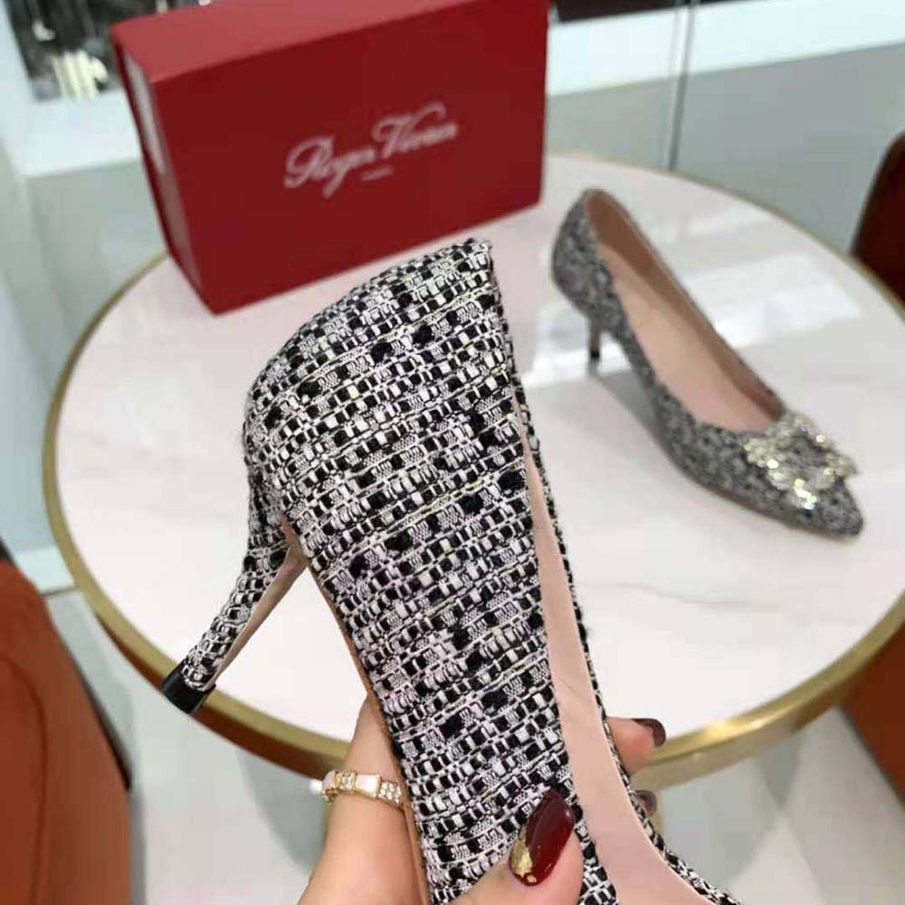 Roger Vivier Women Flower Strass Buckle Pumps in Fabrics - image 9