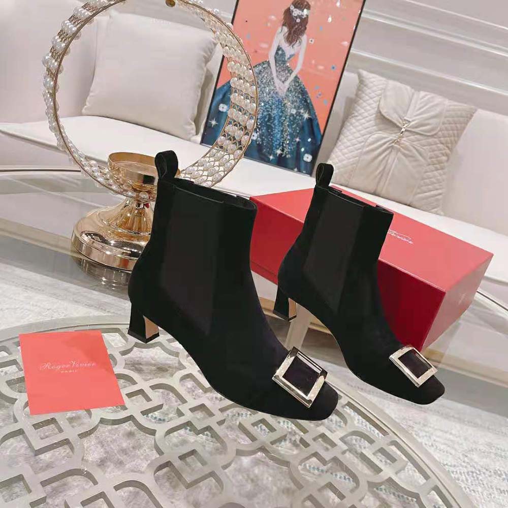Top view showing elastic gussets on Roger Vivier Women Trompette Chelsea Booties