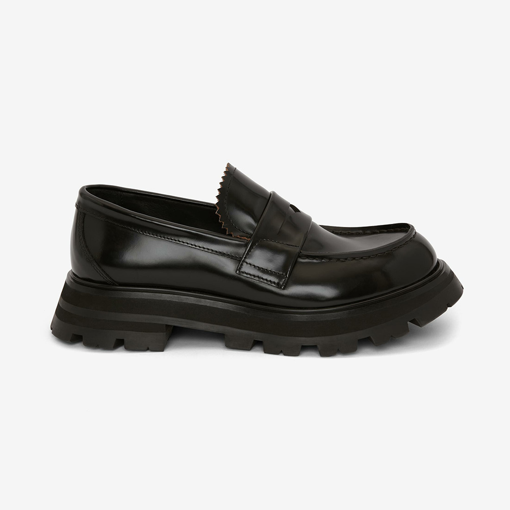 Side profile of Alexander Mcqueen Women Wander Loafer-Black showing sculpted sole