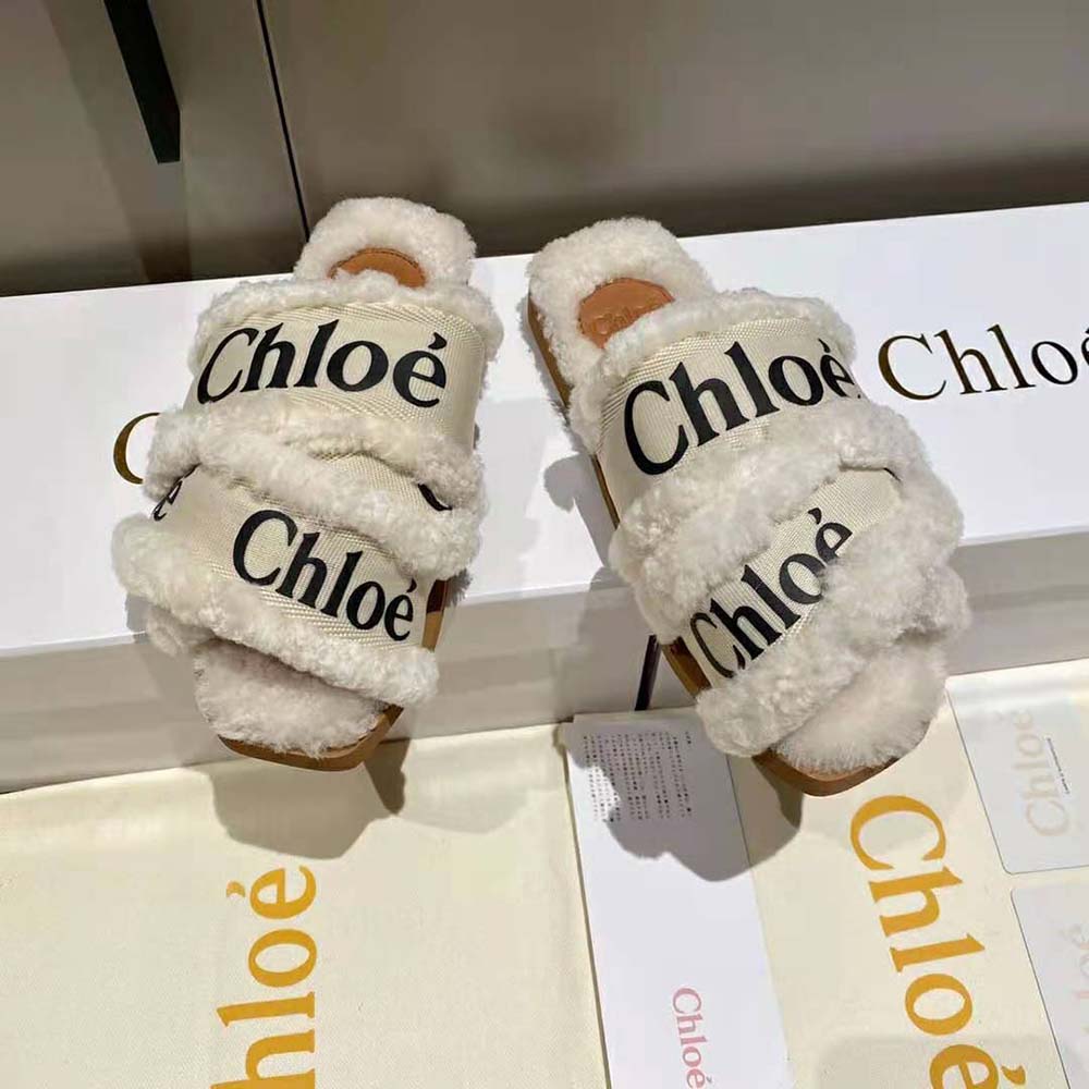 Top-down look at shearling lining inside Chloe Women Woody Flat Mule