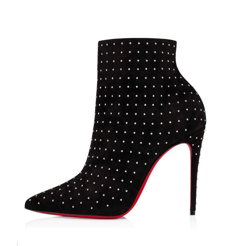 Side profile of Christian Louboutin Women So Kate Booty Plume 100 mm in black patent