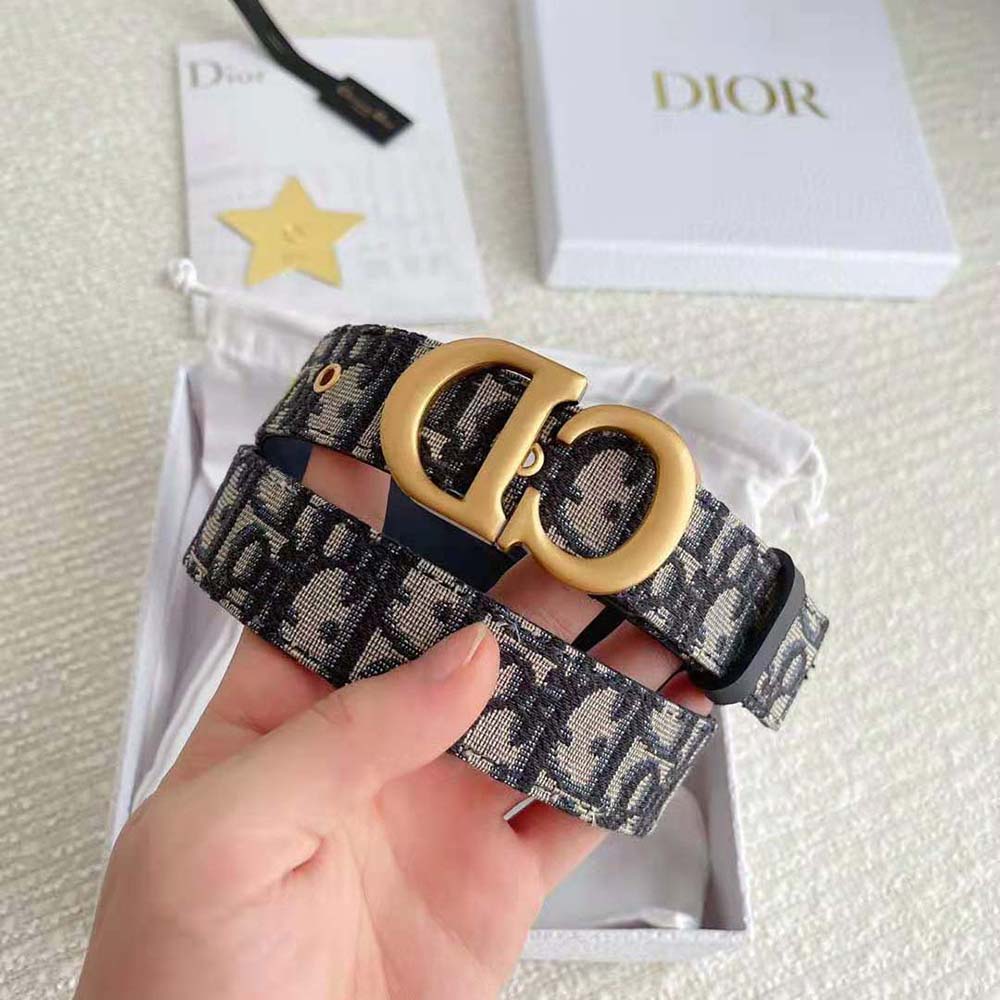 Side angle showing texture of Dior Women 30 Montaigne Belt Blue Dior Oblique Jacquard