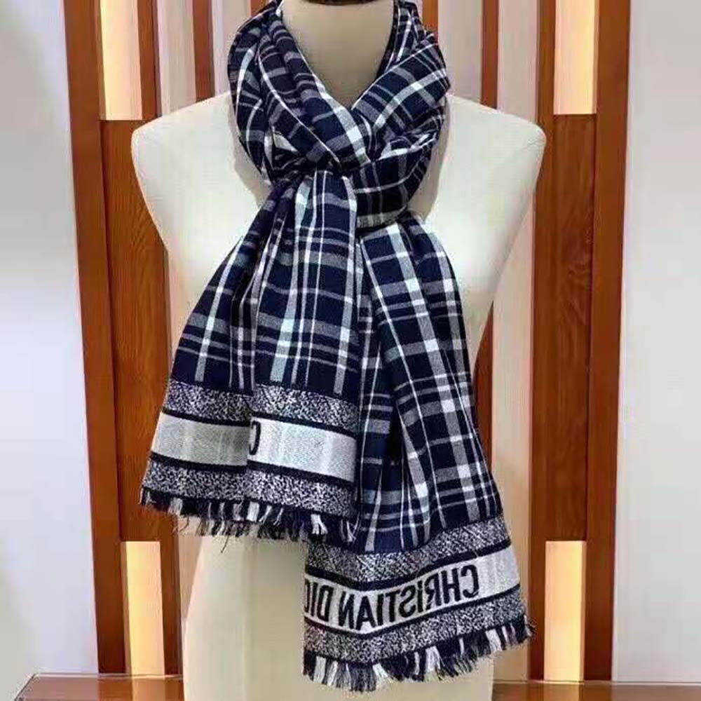 Close-up of Dior Women Checkndior Pop Stole fabric texture and weave