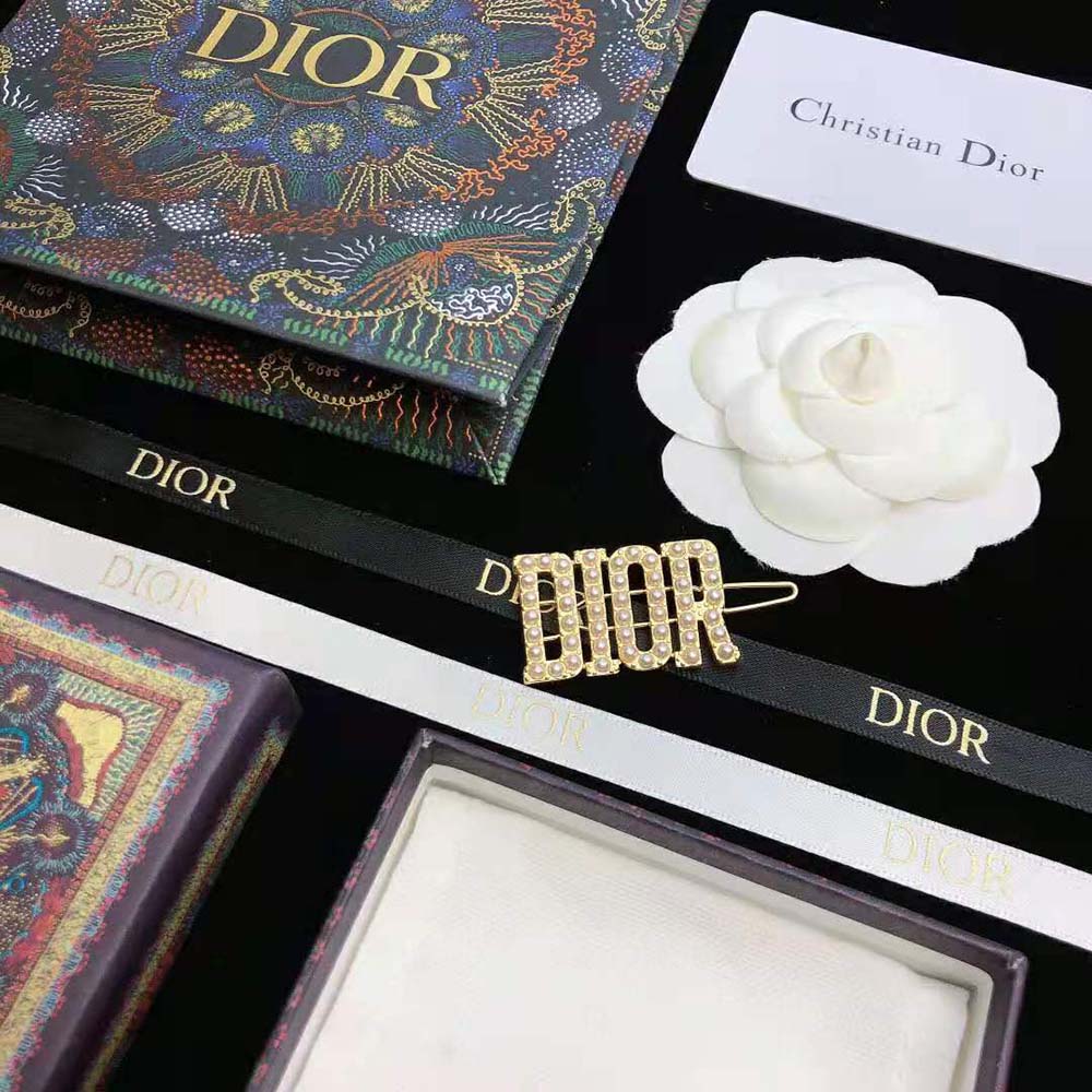 Side angle showing sleek silhouette of Dior Women Diorevolution Barrette