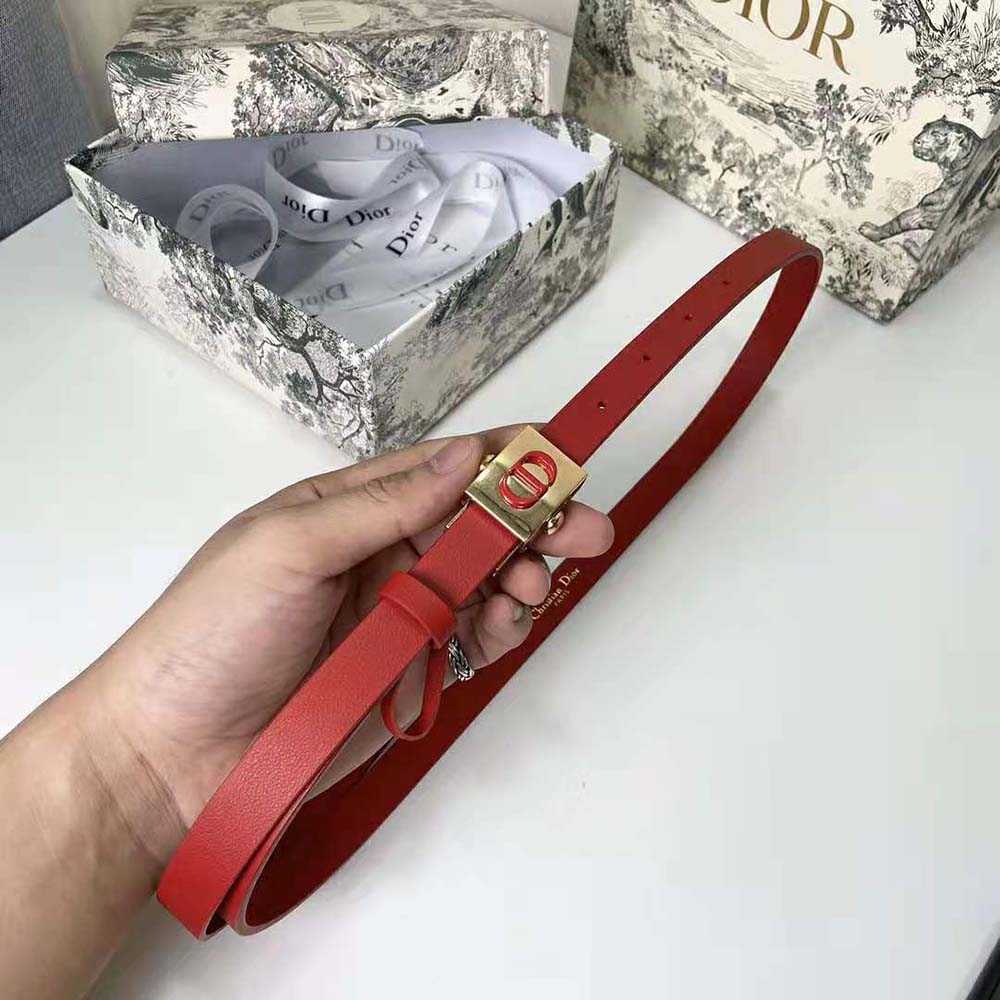 Side view highlighting 17 mm width on Dior Women Diorpolytechnique Belt Bright Red