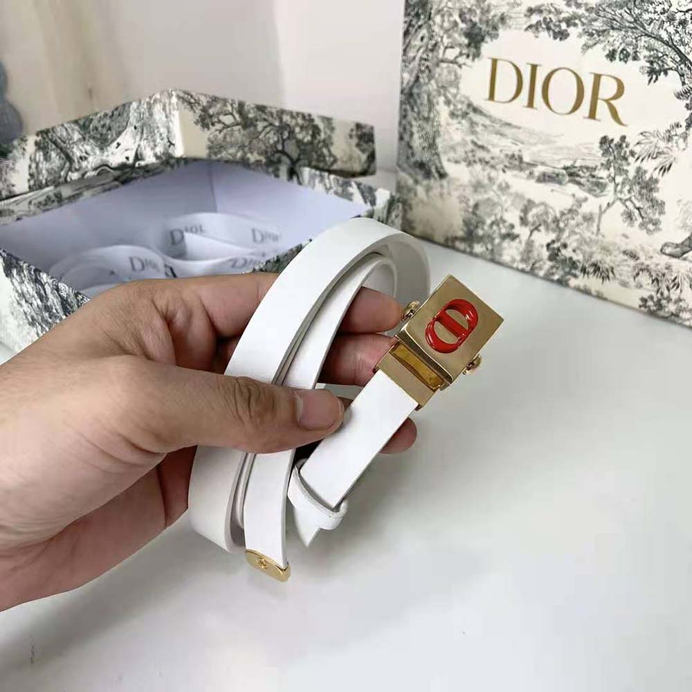 Side angle showing slim 17 mm width of Diorpolytechnique Belt