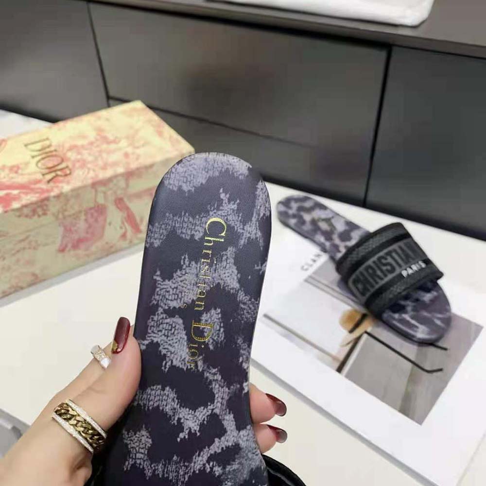 Dior Women Dway Slide Gray Mizza Embroidered Cotton and Metallic Thread - image 8