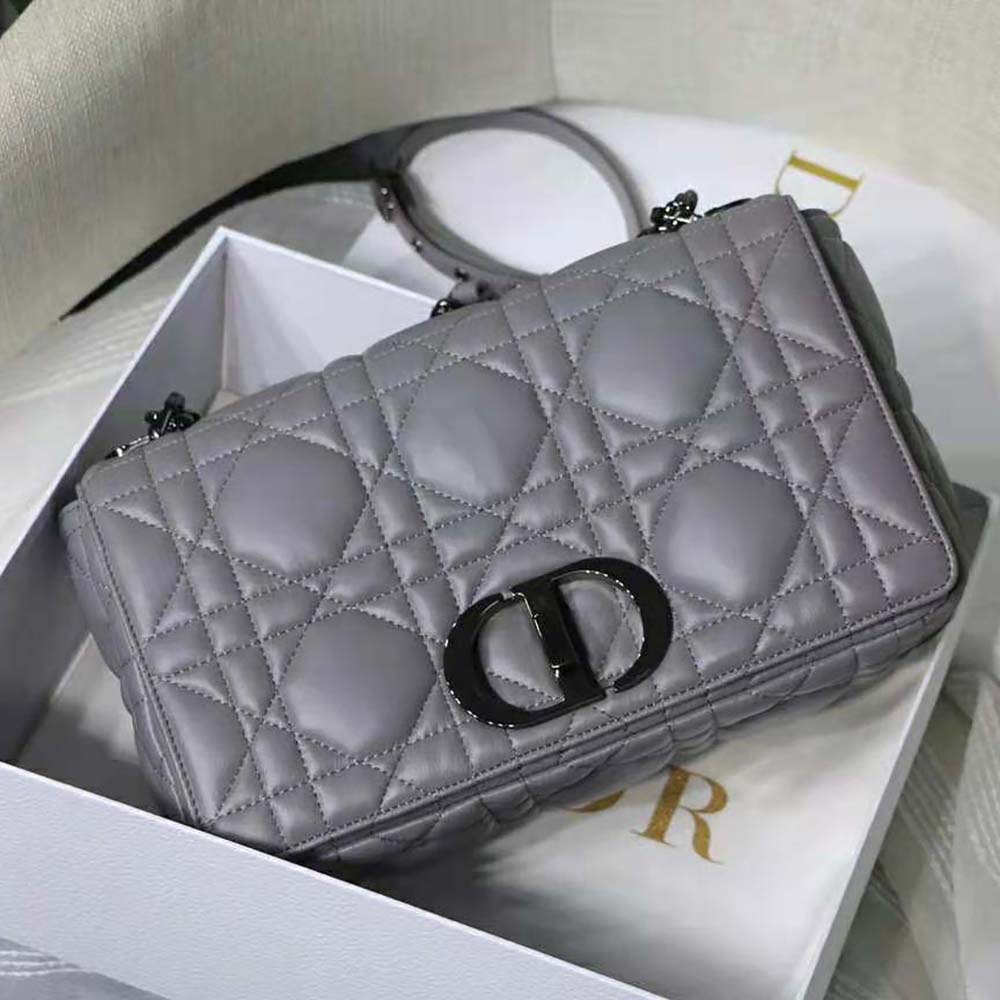 Close-up of macrocannage quilted pattern on Dior Women Medium Dior Caro Bag