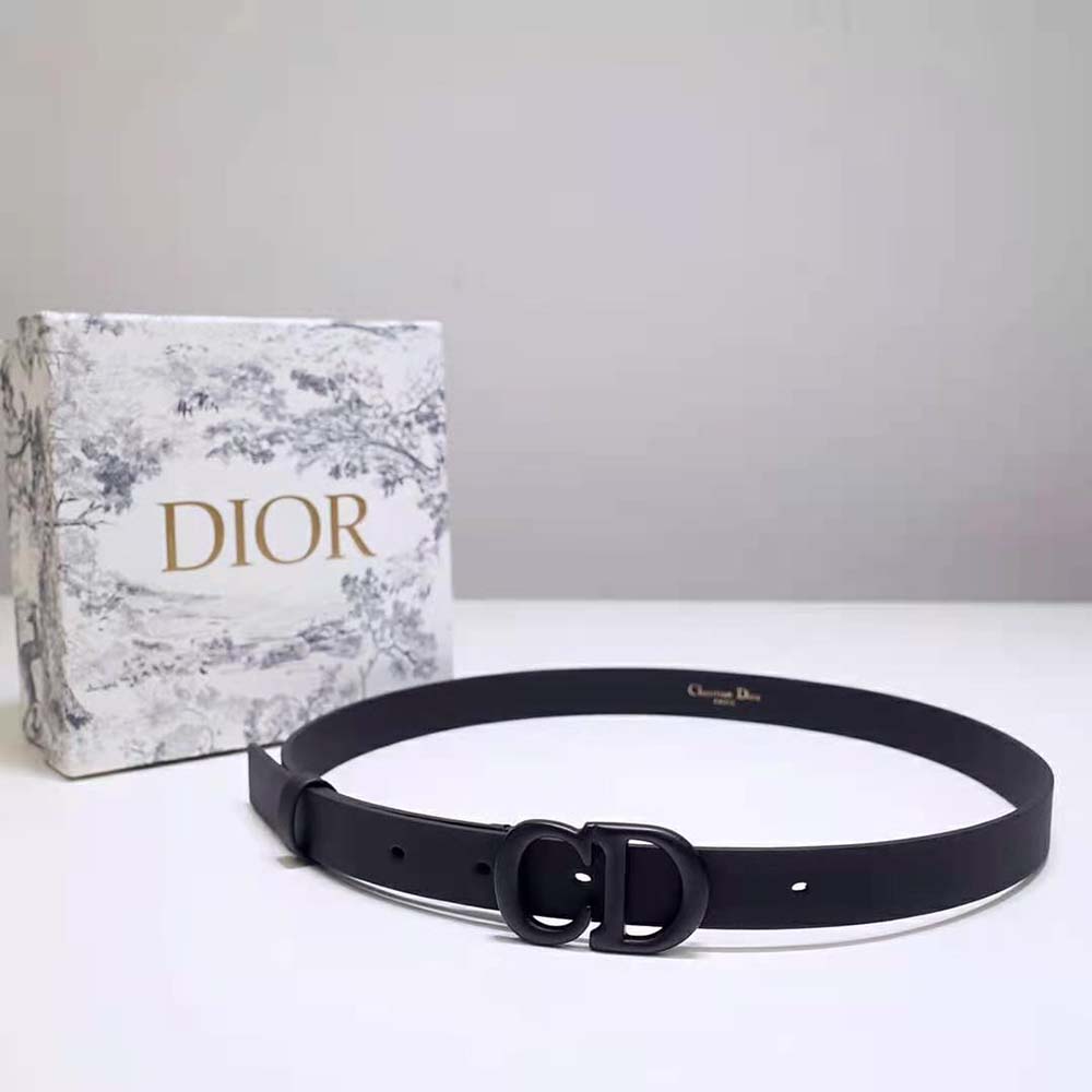 Close-up of matte calfskin texture on Dior Women Saddle Belt