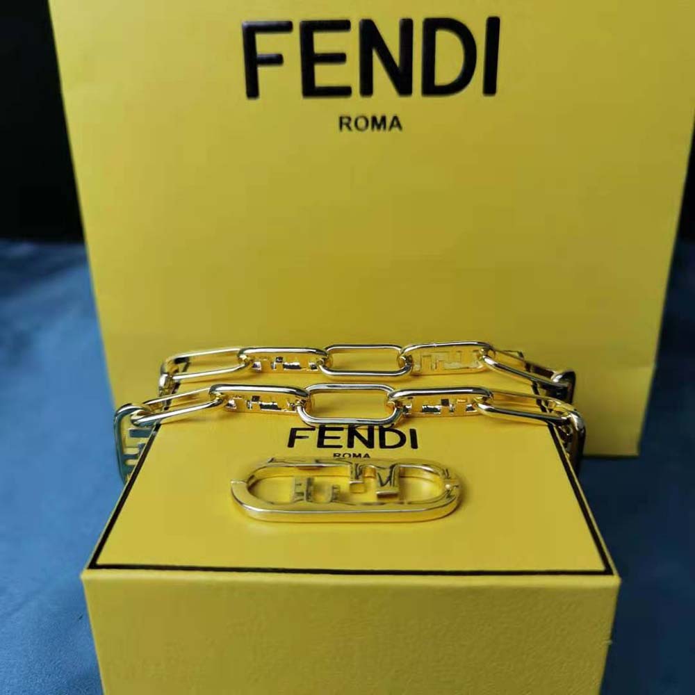Fendi Women Necklace with Fendi OLock Mesh and Oval Clip - image 8