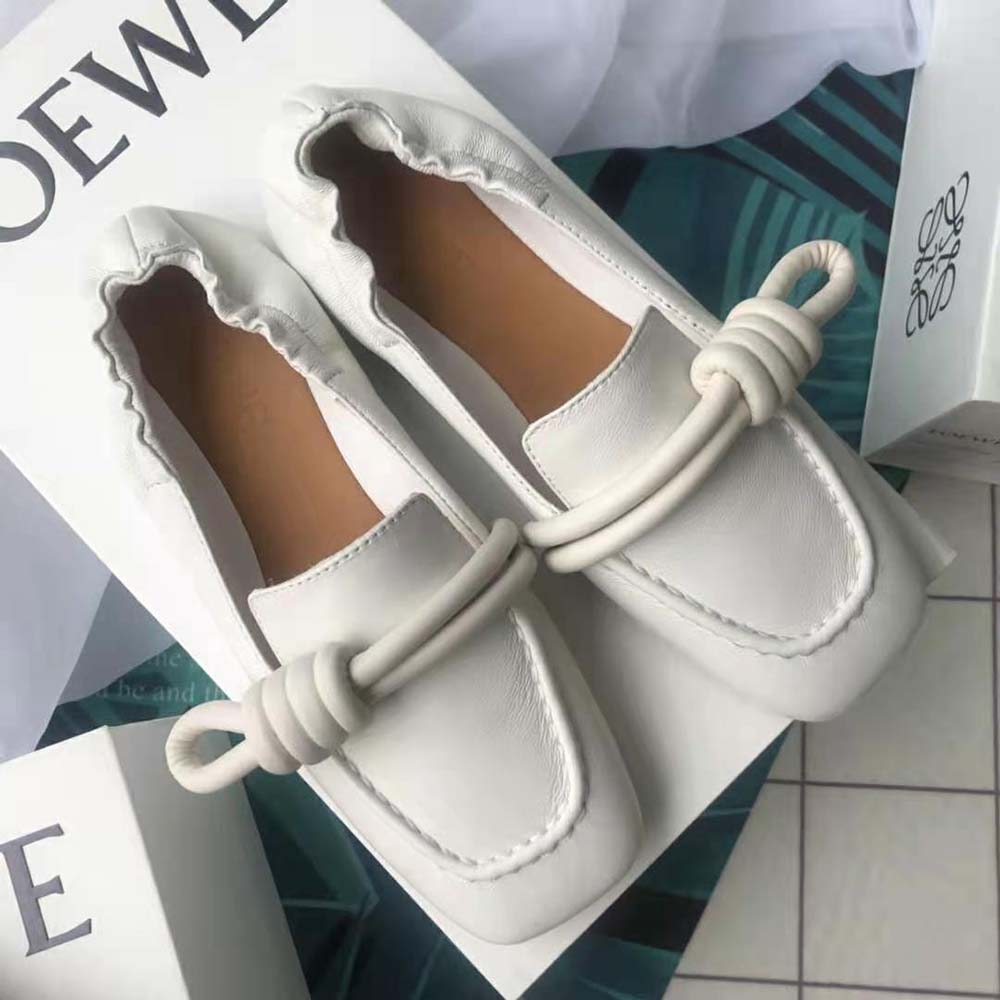 Close-up of soft white lambskin leather on Loewe Women Flamenco Slipper