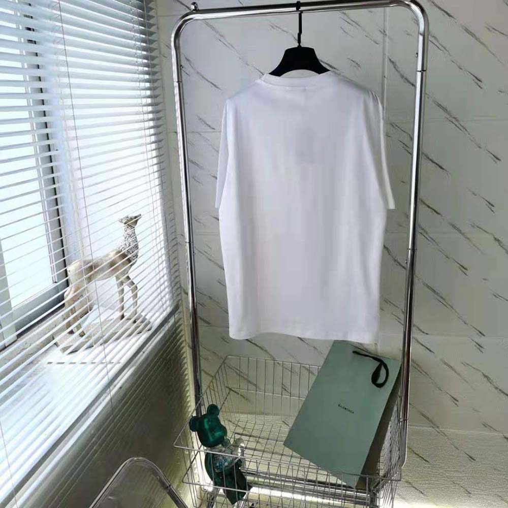 Side angle showing oversized fit of Balenciaga Men Simpsons Tm and 20th Television T-shirt