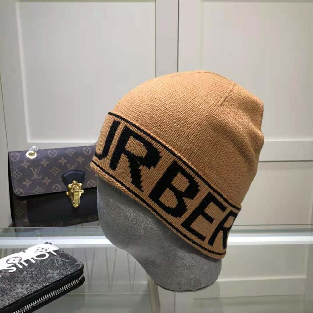 Close-up of Burberry logo intarsia knit on brown cashmere beanie