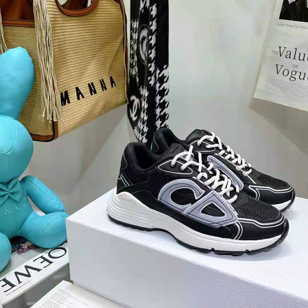 Overhead angle showing laces and sole of Dior Men B30 Sneaker