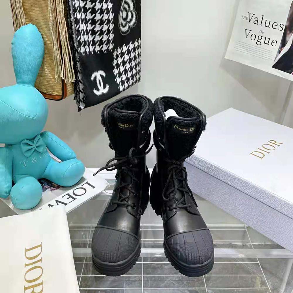 Close-up of lambskin wool texture on Dior Women D-Major Ankle Boot