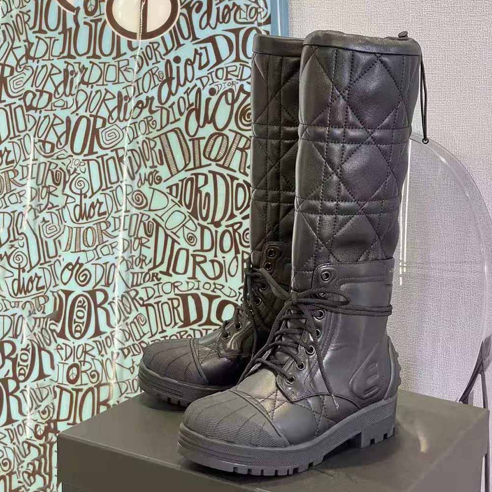Top view showcasing zip closure on Dior Women Dioriron Boot black