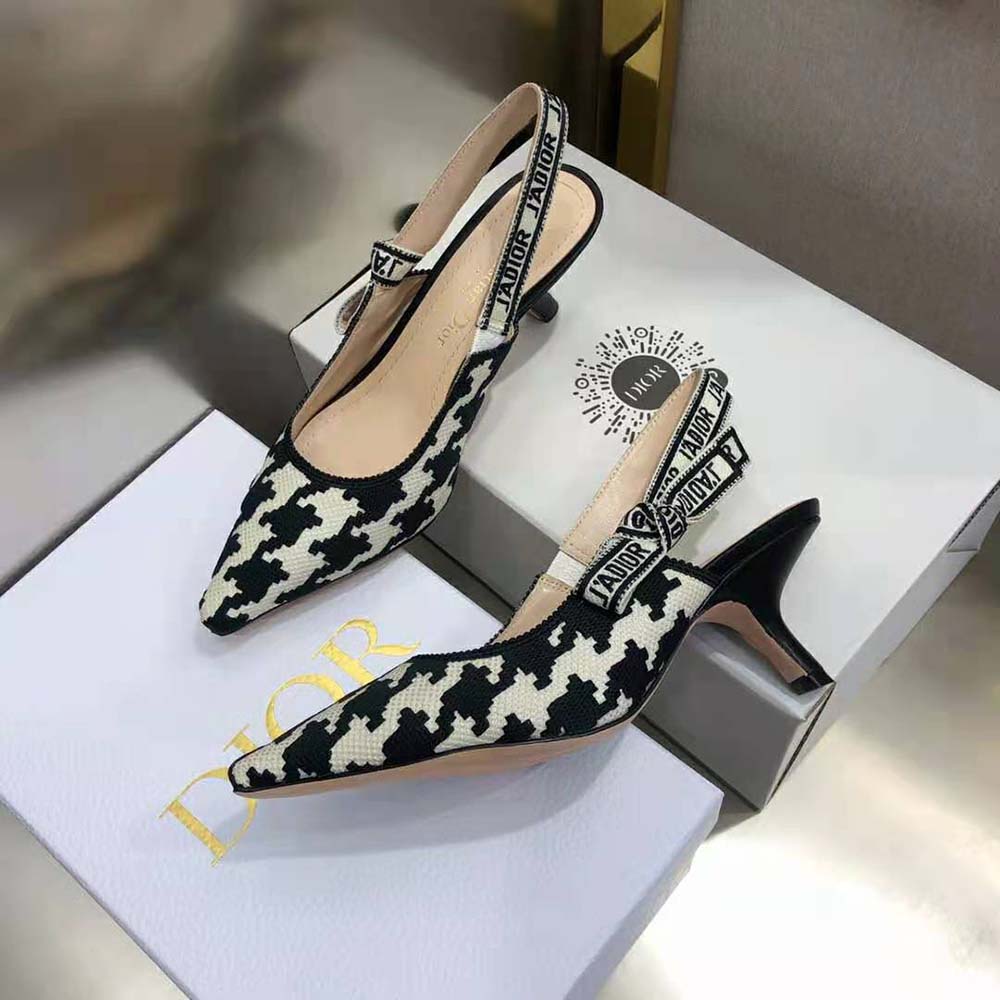 Side profile showing silhouette of Dior Women J’Adior Slingback Pump