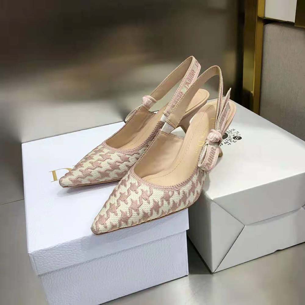 Close-up of micro houndstooth motif and J’Adior buckle detail on slingback