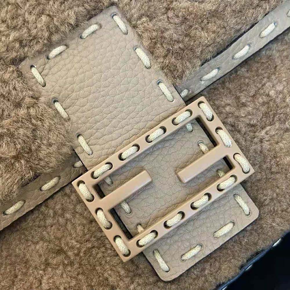 Fendi Women Baguette Beige Sheepskin Bag - image 9