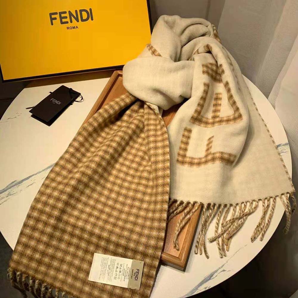 Fendi Women Scarf in Cream Wool and Cashmere with Fendi Roma Oversized Lettering - image 5