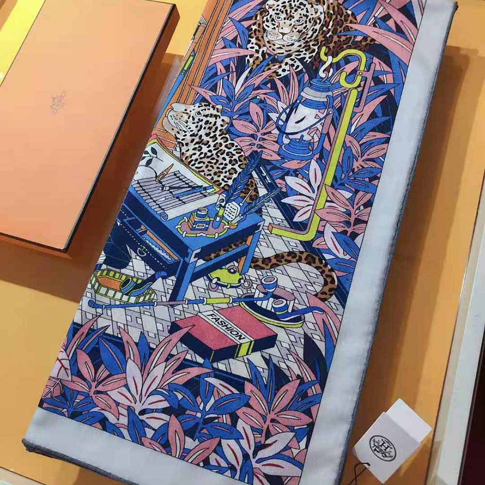 Hermes Women Les 12 Leopards Shawl 140-Pink - image 5