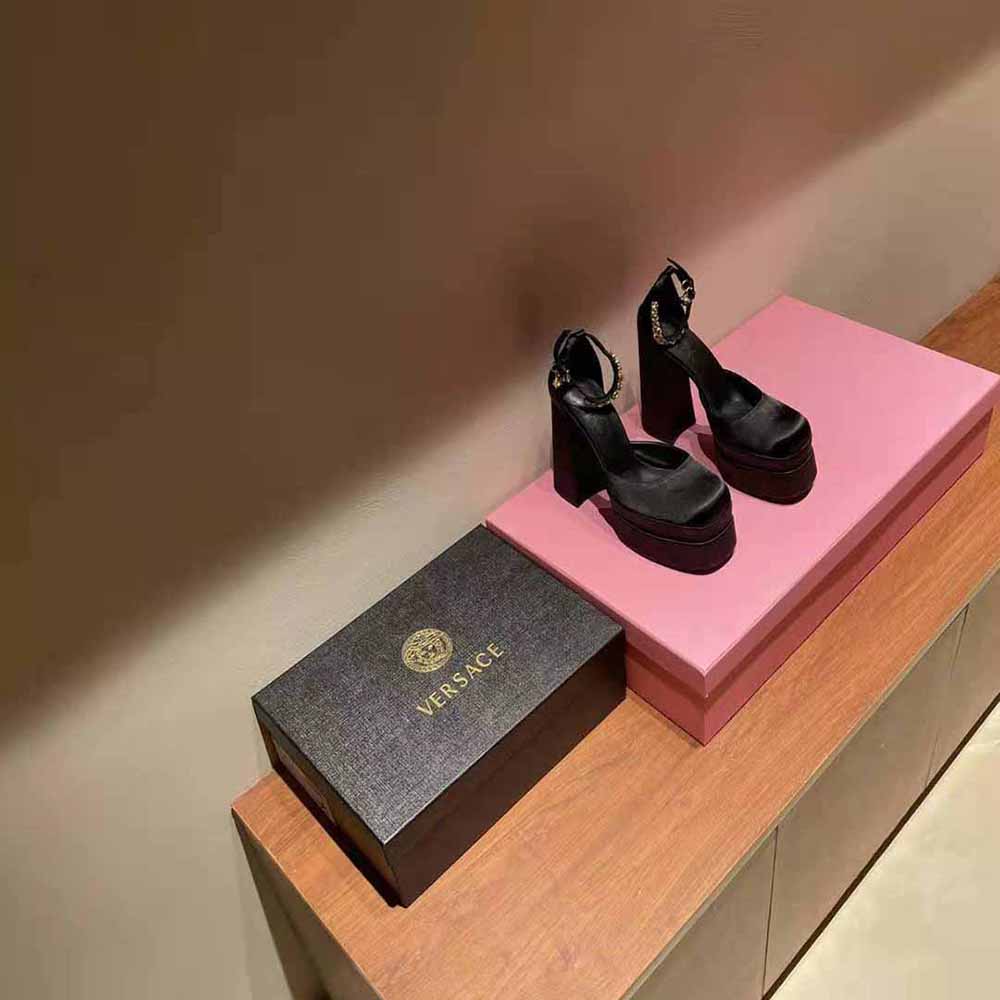 Versace Women Medusa Aevitas Platform Pumps-Black - image 8
