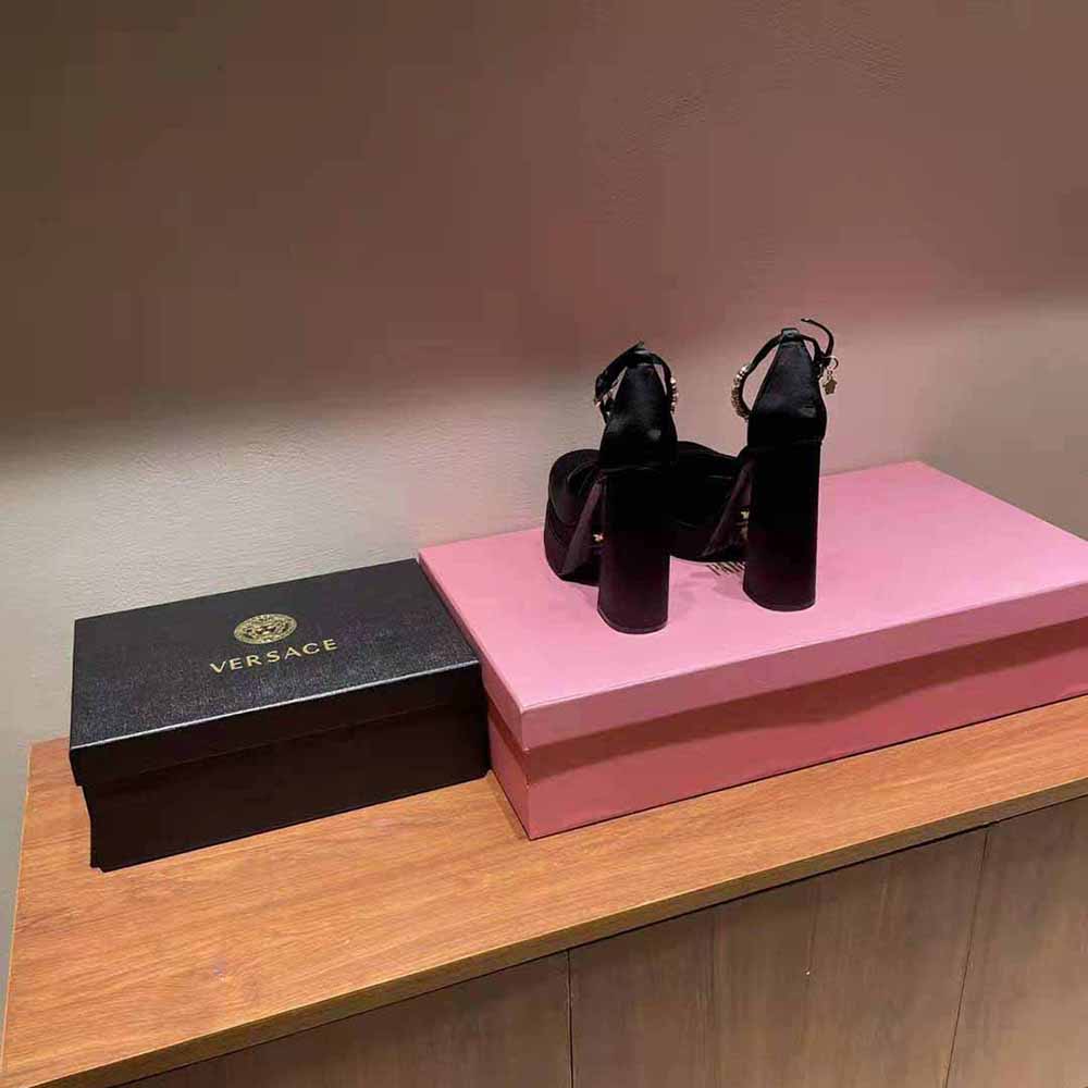 Versace Women Medusa Aevitas Platform Pumps-Black - image 7