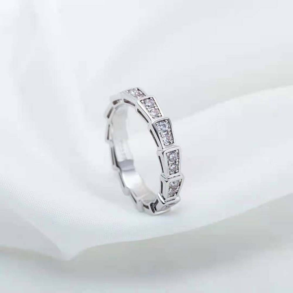 Side angle showing serpent head detail on Bvlgari Serpenti Viper Ring