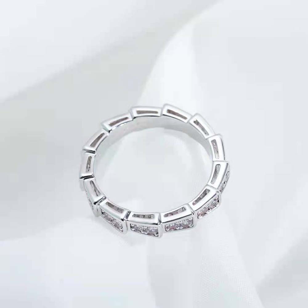 Worn shot highlighting silver finish on Bvlgari Women Precious Beauty Serpenti Viper Ring