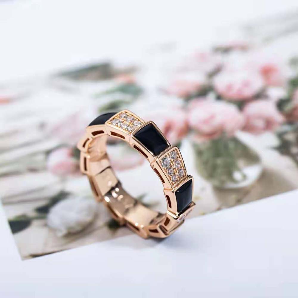Side profile showing serpent head detail on Bvlgari Serpenti Viper Ring