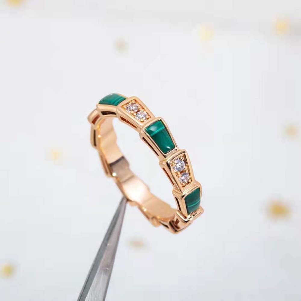 Side angle of Bvlgari Women Use of Unconventional Materials Serpenti Viper Ring-Green with open adjustable band