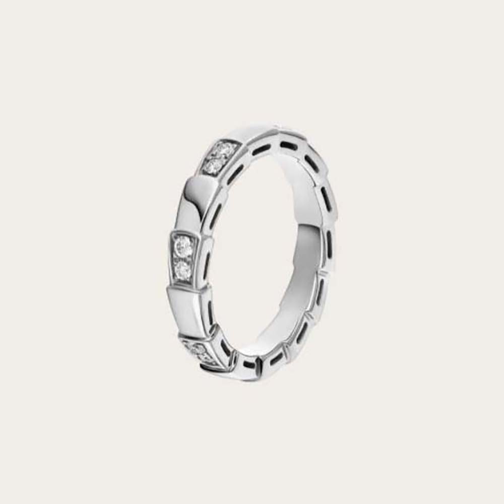 Close-up of Bvlgari Women Use of Unconventional Materials Serpenti Viper Ring-Silver coiled design