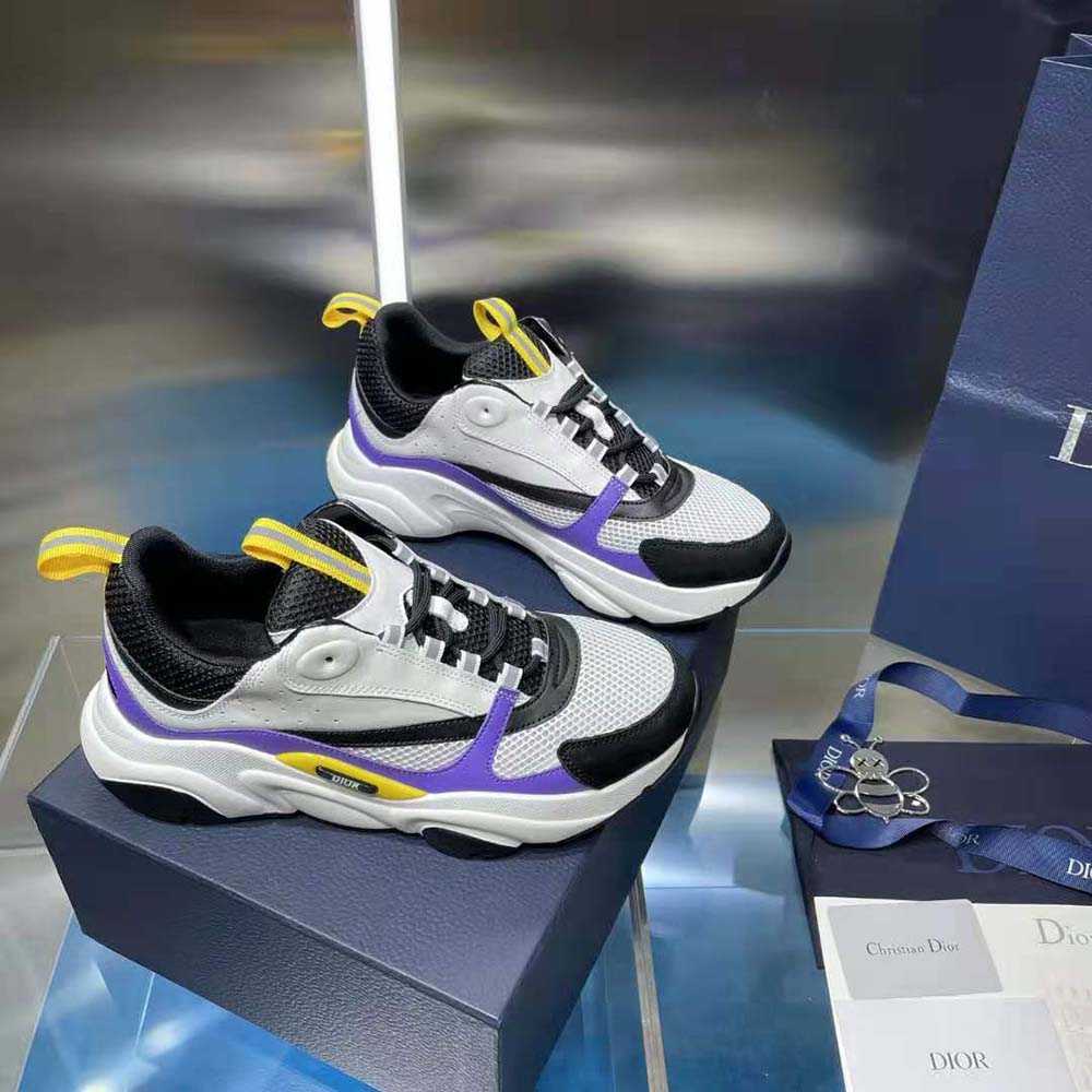 Overhead angle showing laces and Dior branding on Men B22 Sneaker