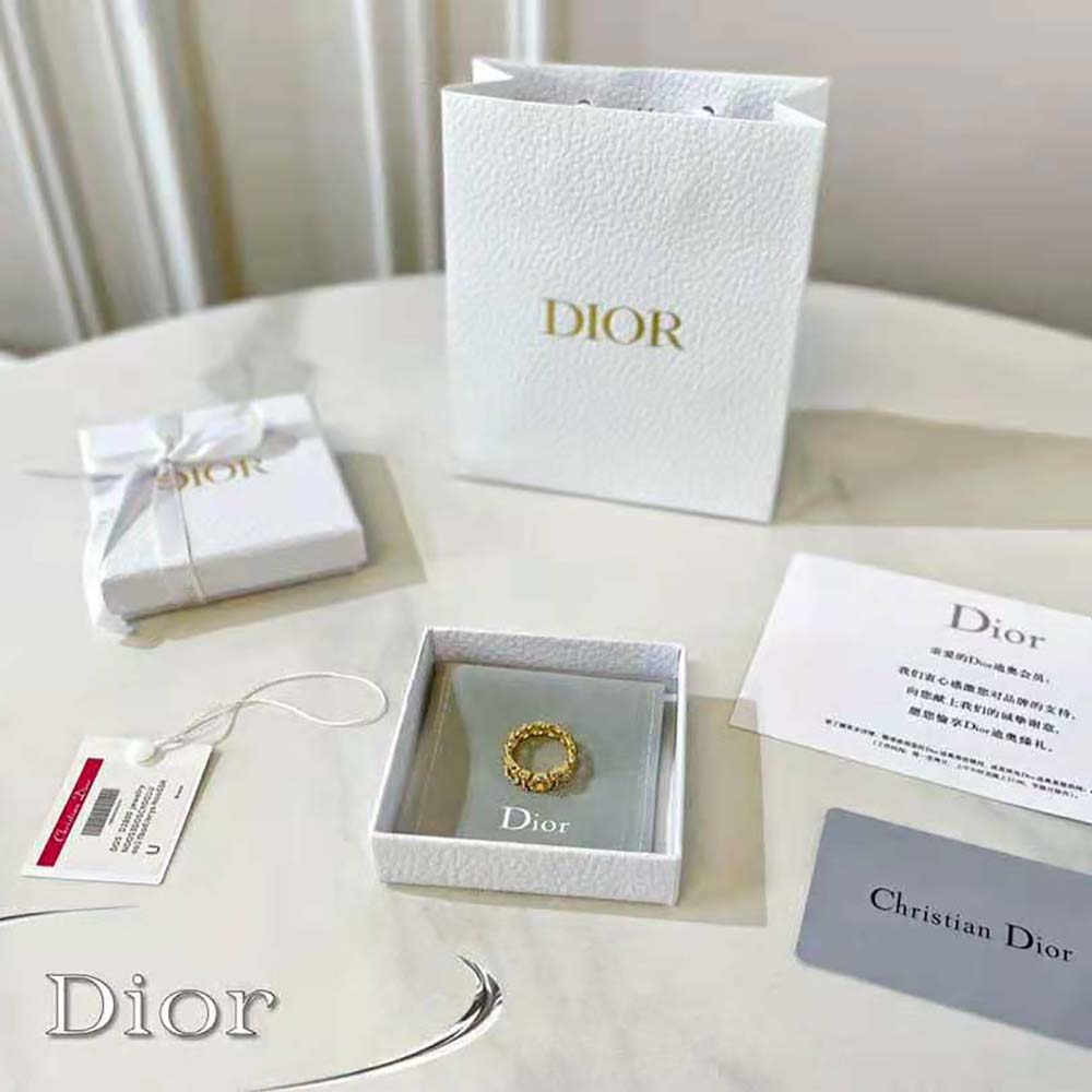 Side angle showing bold silhouette of Dior Women Dio(r)evolution Ring