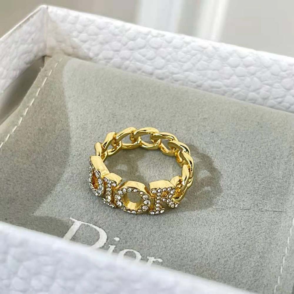 Detail of sparkling white crystals on Dior Women Dio(r)evolution Ring
