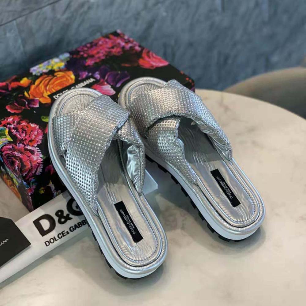 Top-down angle showing contoured footbed of Dolce Gabbana D&G padded sliders
