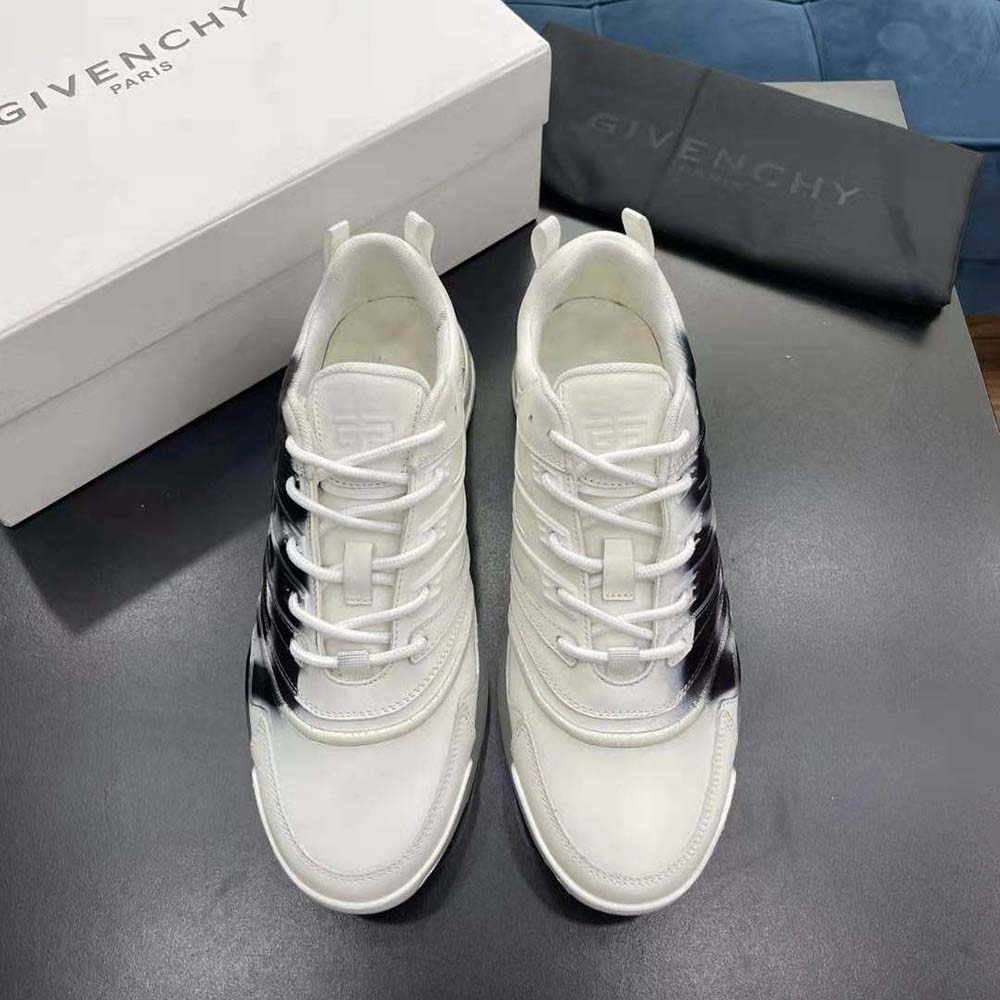Close-up of the tag effect print detail on Givenchy Men Giv 1 Sneakers