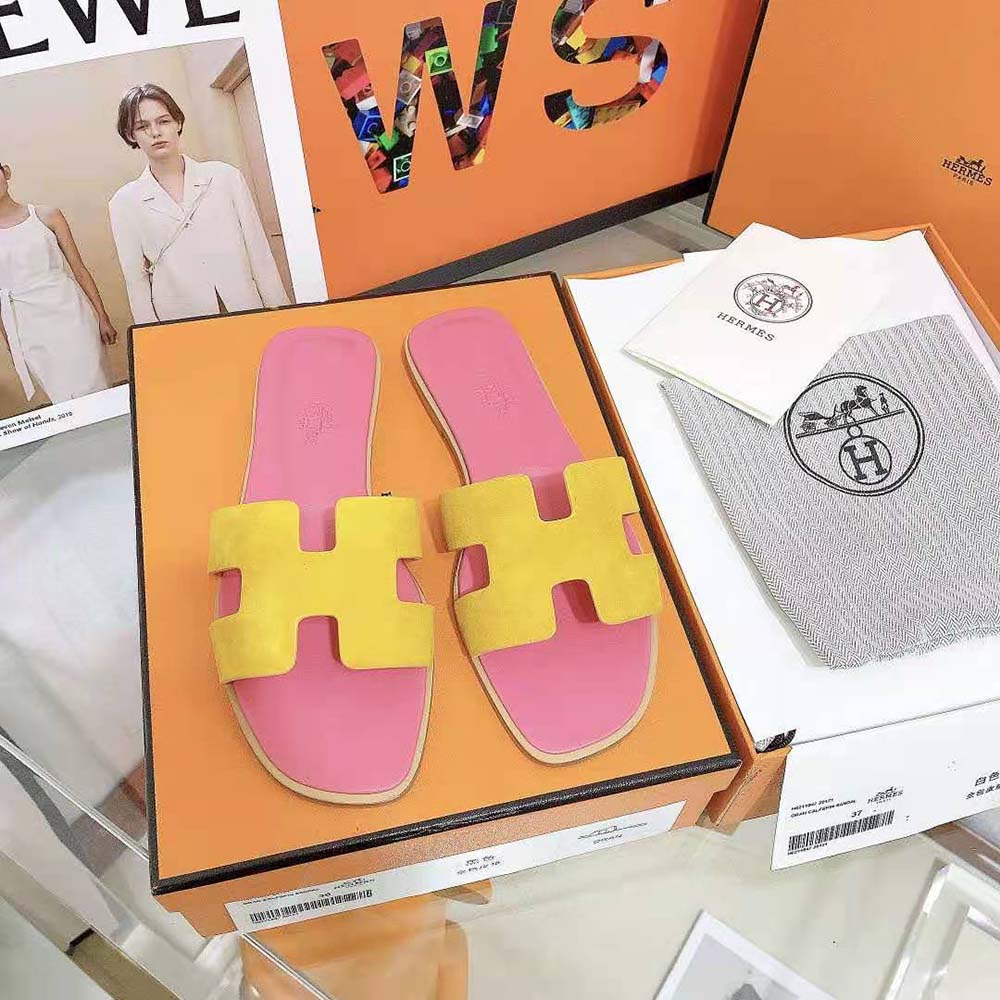 Close-up on straight cut edge detail of Hermes Women Oran Sandal