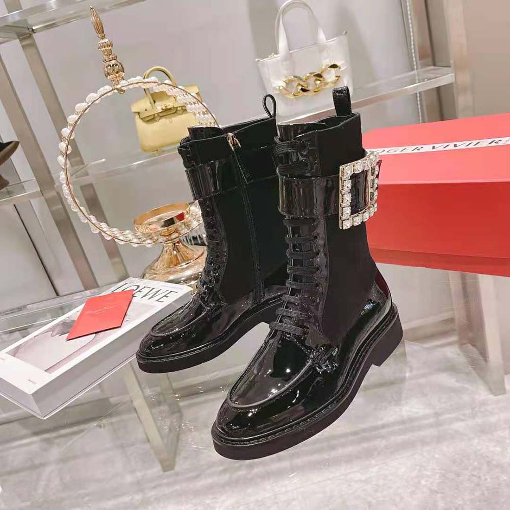 Close-up on strass buckle detail of Roger Vivier Women Viv’ Rangers Boots