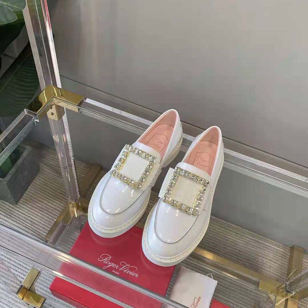 Close-up of sparkling strass buckle on Roger Vivier Women Viv’ Rangers Loafers