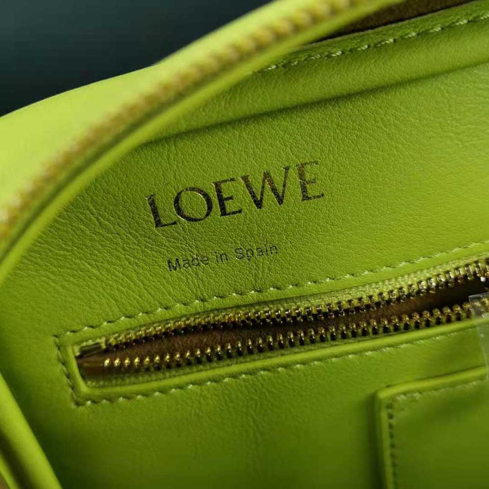 Loewe Women Amazona 28 Bag in Nappa Calfskin-Lime - image 8