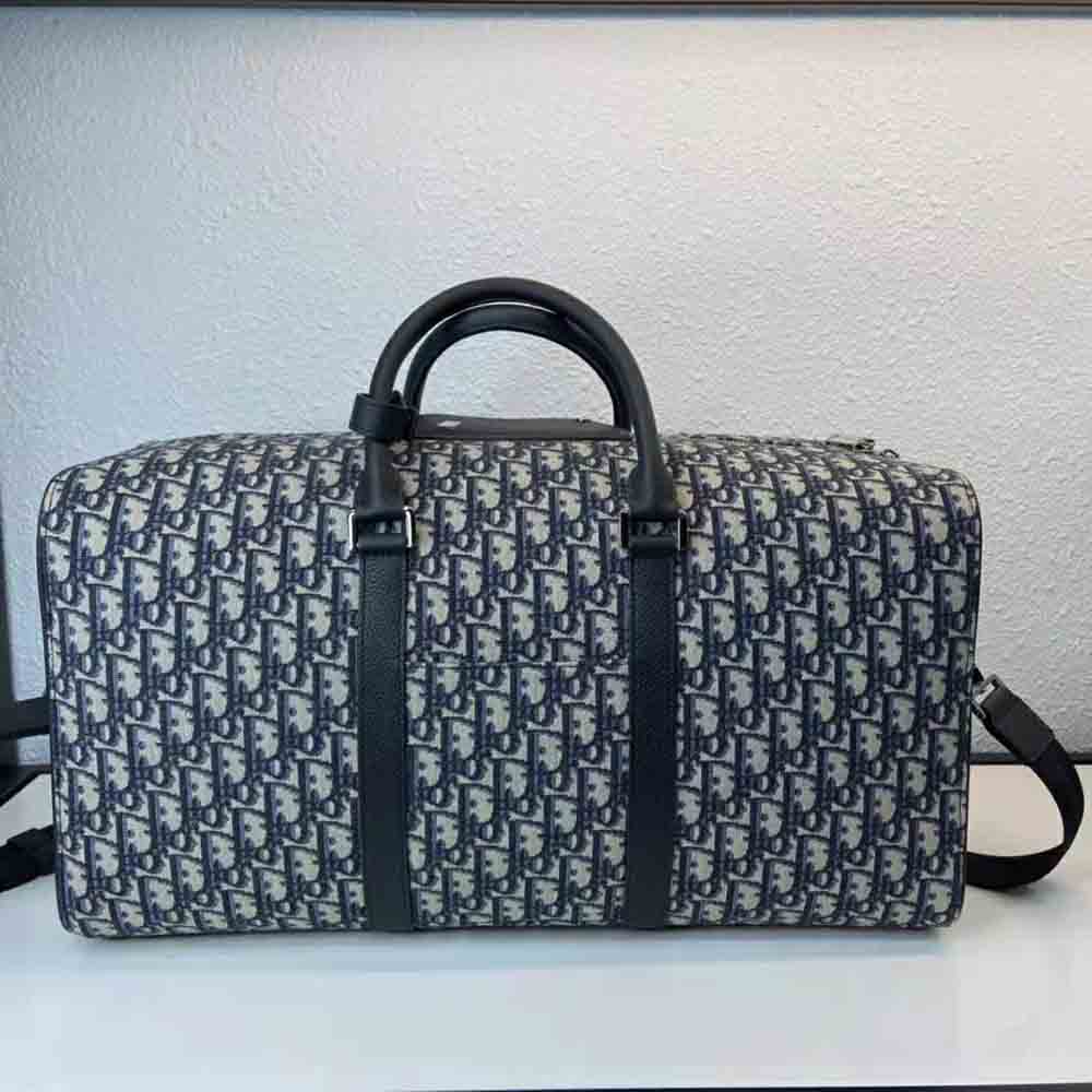 Side angle showing zipper closure on Dior Men Lingot 50 Bag
