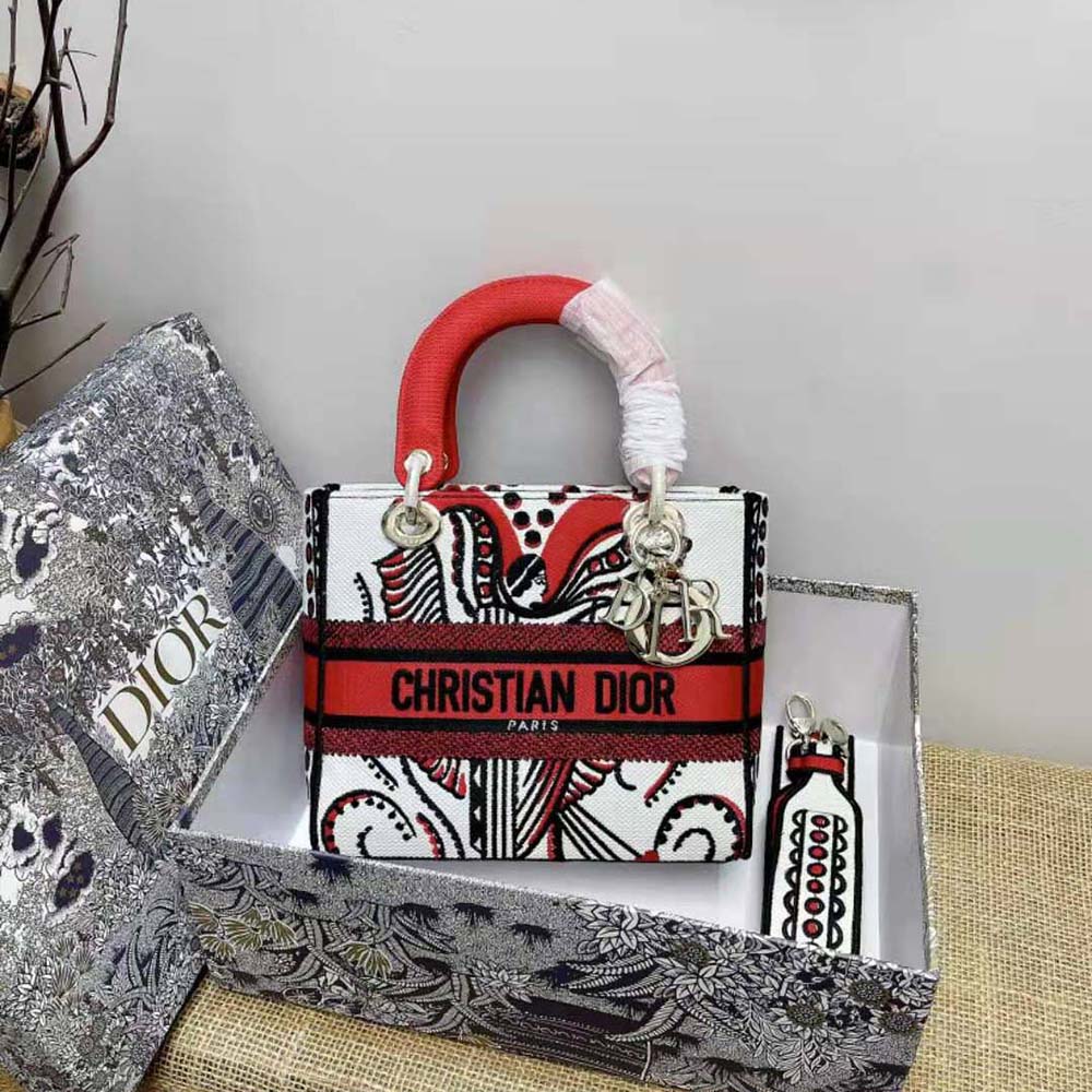 Close-up of Cupidon embroidery on Dior Women Medium Lady D-lite Bag Latte Multicolor