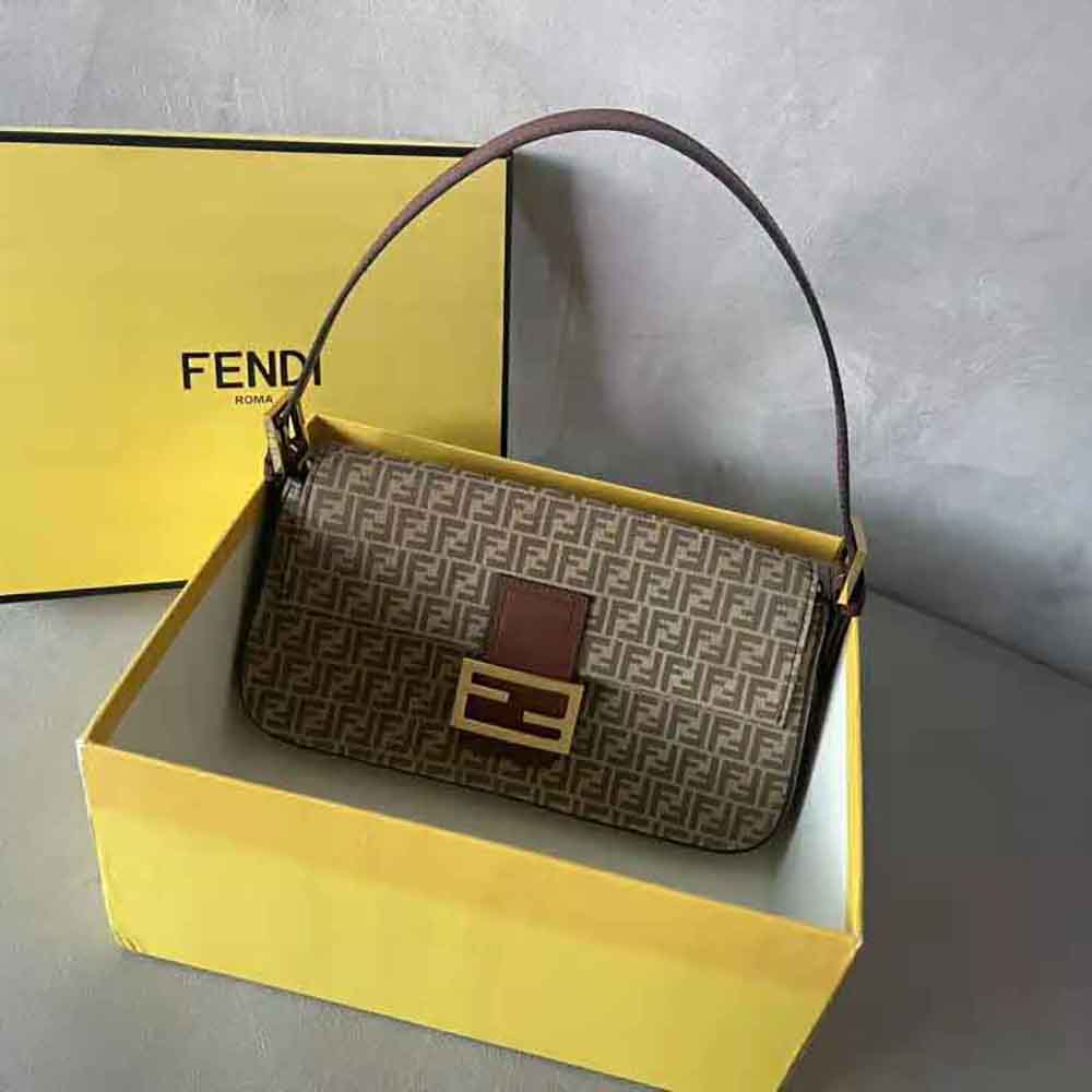 Fendi Women Baguette 1997 Beige Split Leather Bag - image 2