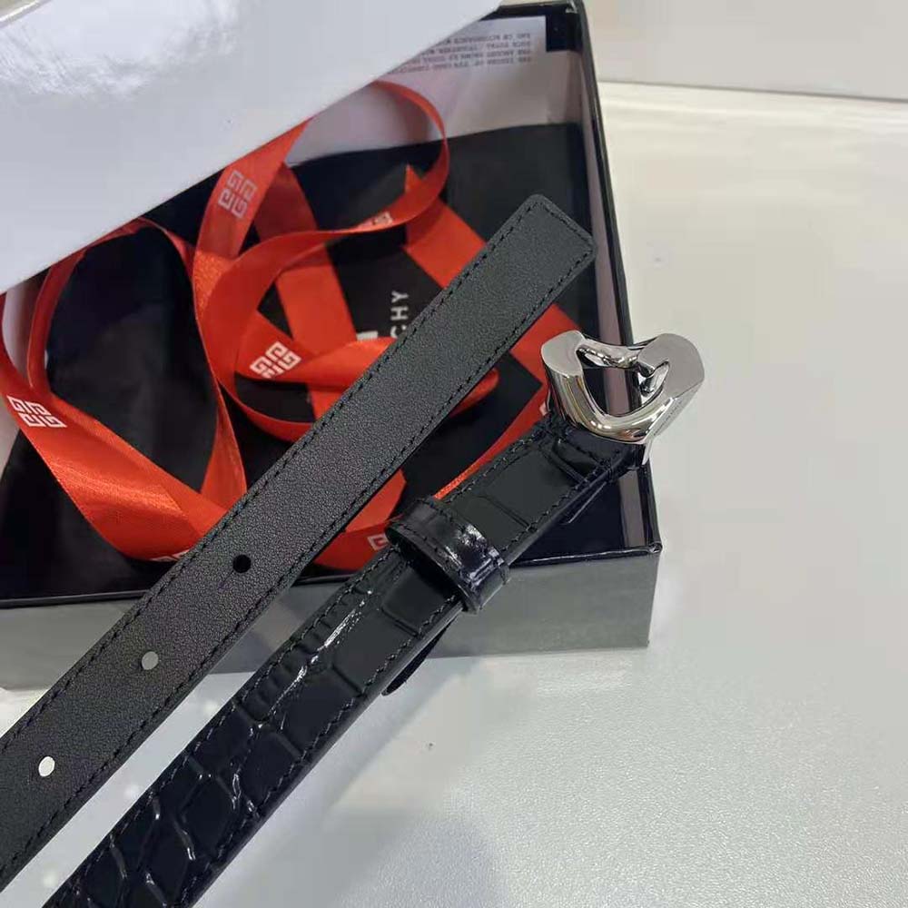 Givenchy Women Reversible Belt in Leather with G Chain Buckle - image 7