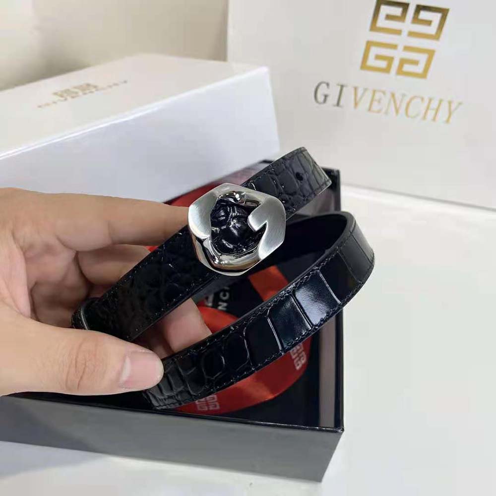 Givenchy Women Reversible Belt in Leather with G Chain Buckle - image 5