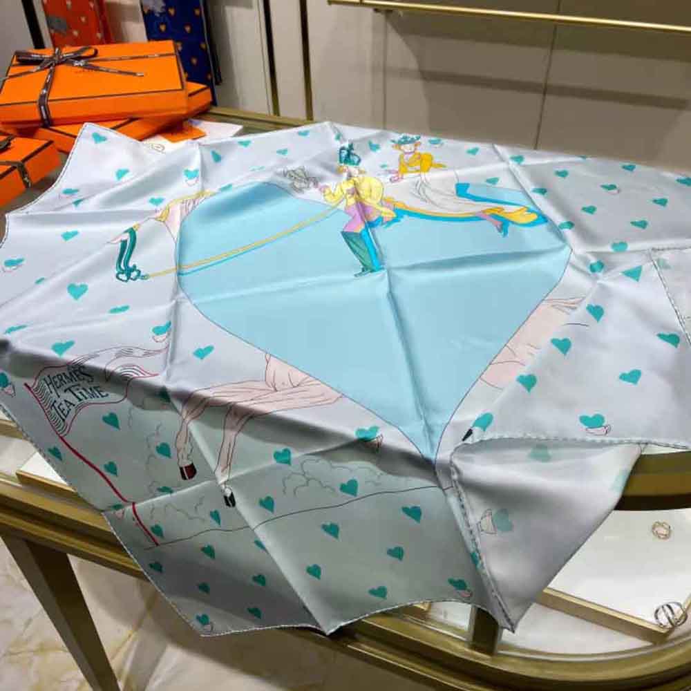 Hermes Women Tea Time Scarf 70 in Silk with Hand-Rolled Edges - image 4