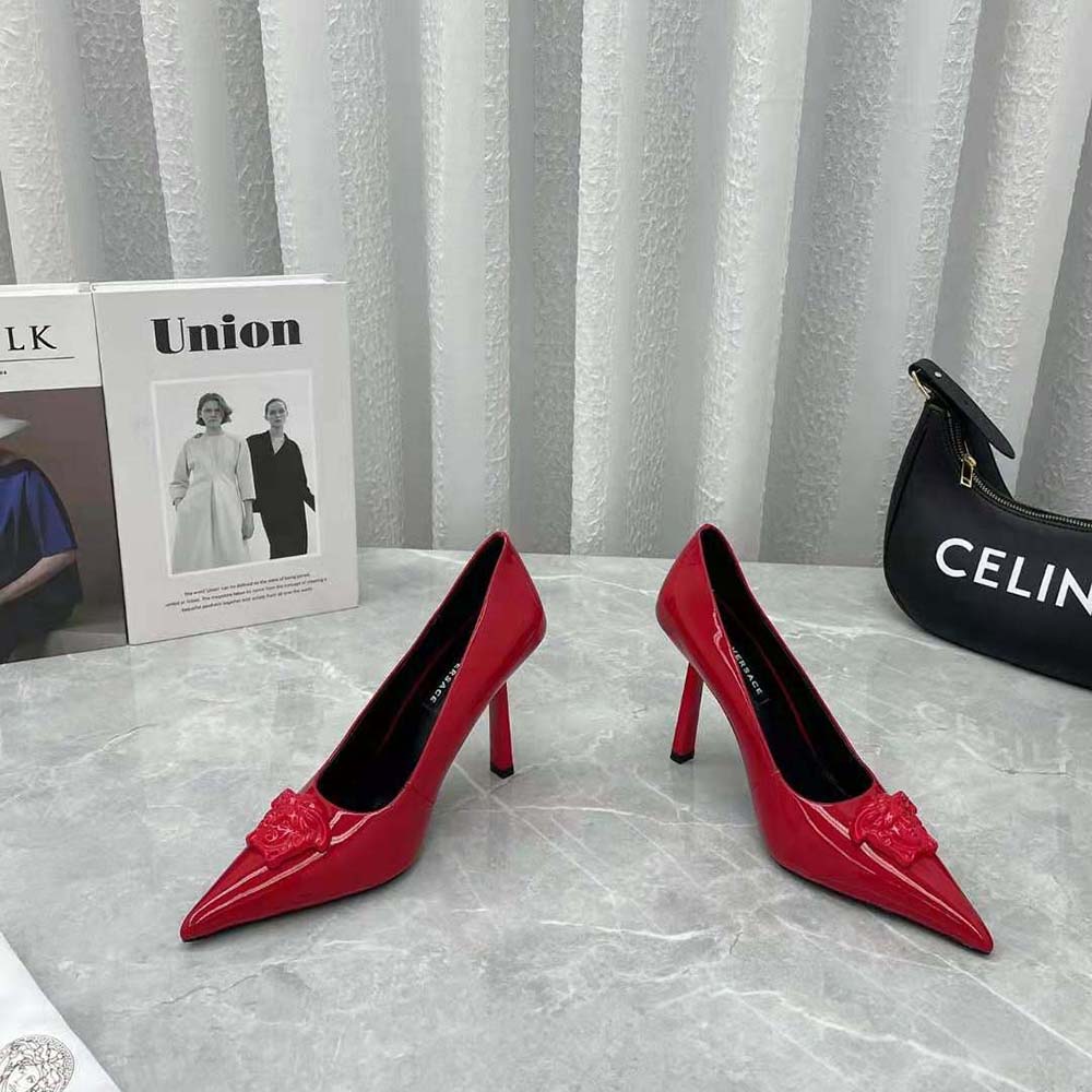 Heel detail of Versace Women La Medusa Naplak Pumps in 105mm height