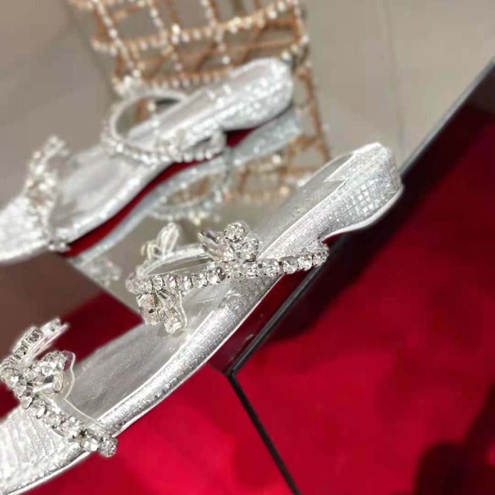 Christian Louboutin Women Just Queenie Mule Shows off a Minimalist Style - image 8
